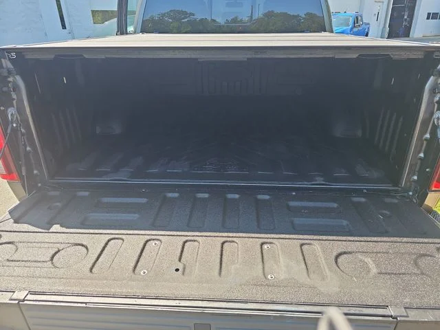 Used 2018 Gray Ford XLT image 12