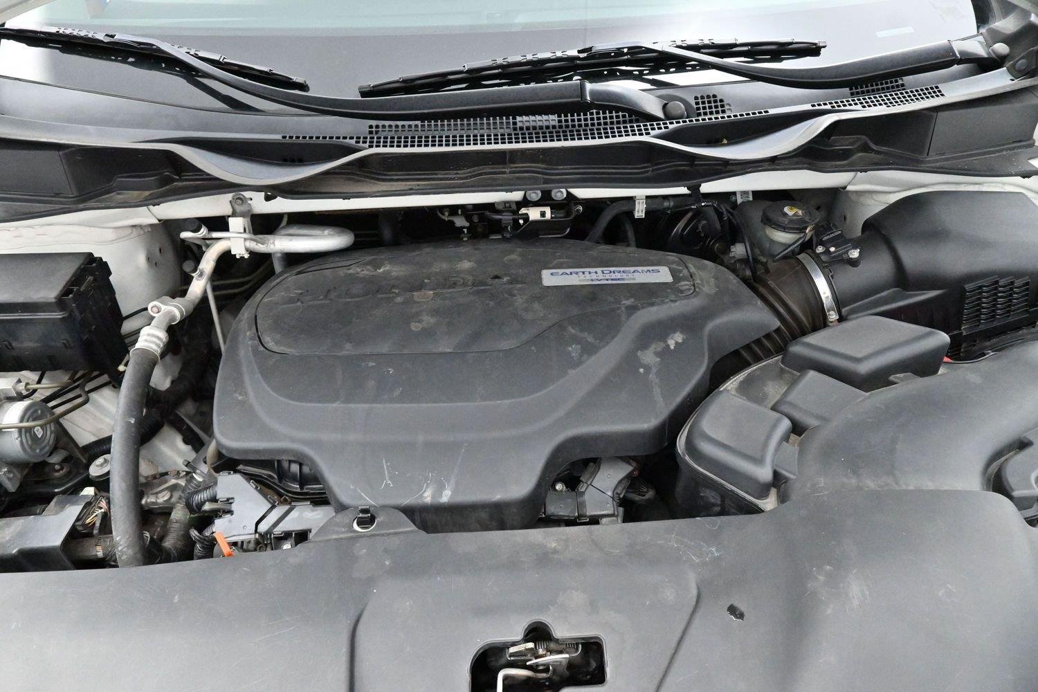 Used 2019 White Diamond Pearl Honda Touring image 43
