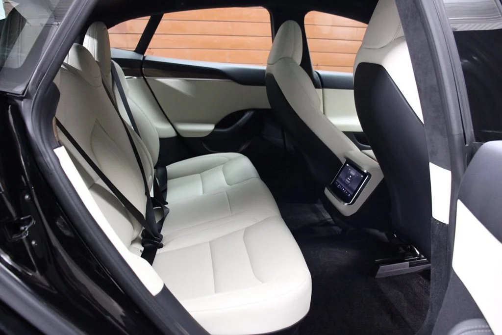 Used 2022 Solid Black Tesla Base image 28