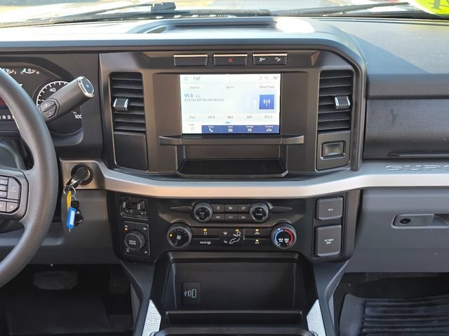 Used 2024 Gray Ford XLT image 3