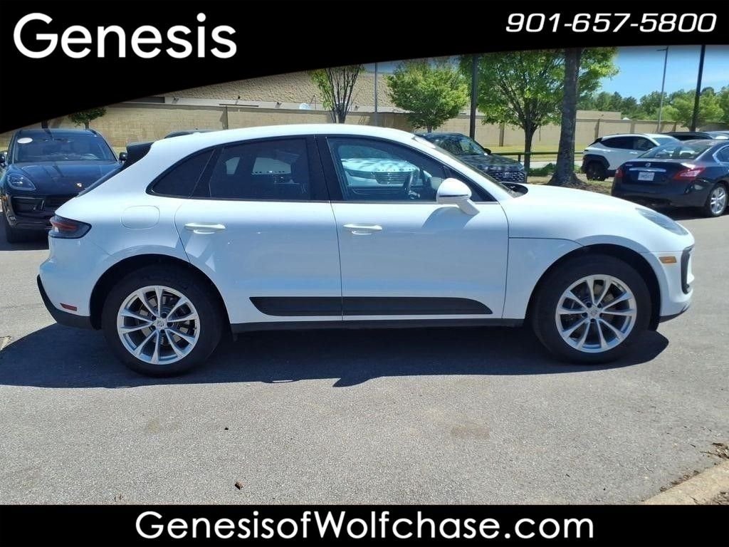 Used 2025  Porsche Base image 6