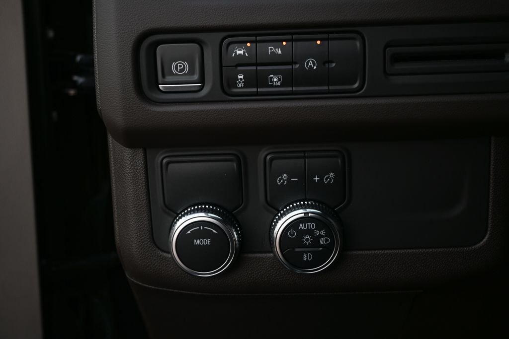 Used 2023 Blue GMC SLT image 9