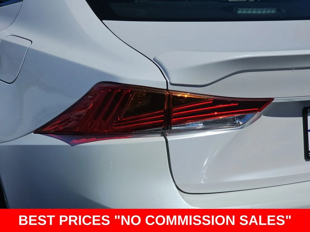 Used 2020 White Lexus 300 image 39