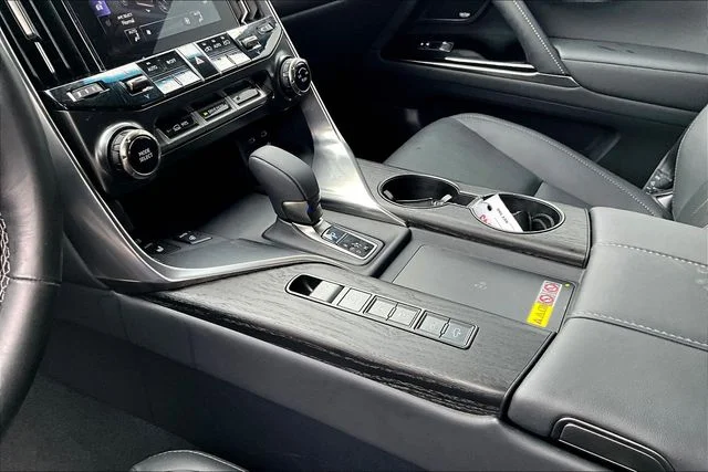 Used 2025 Green Lexus 700h Overtrail image 18