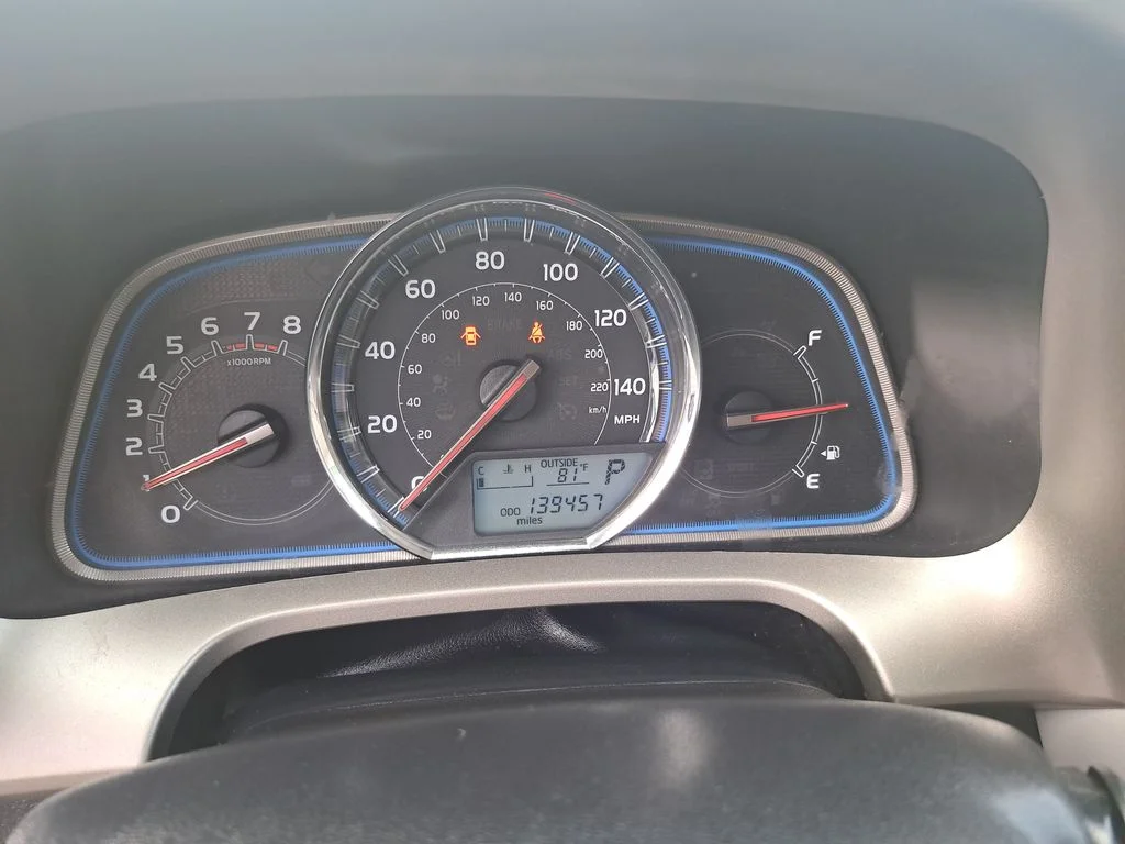Used 2013 Green Toyota Limited image 25