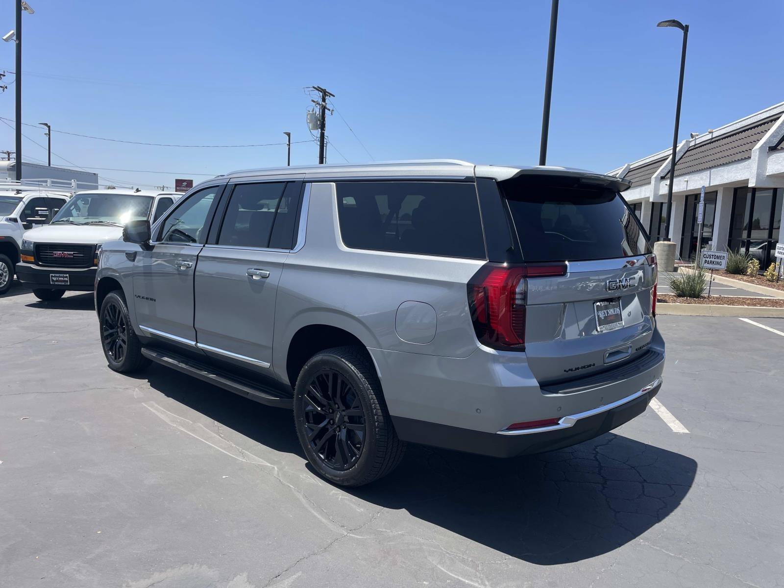 New 2026 Sterling Metallic GMC Elevation image 7