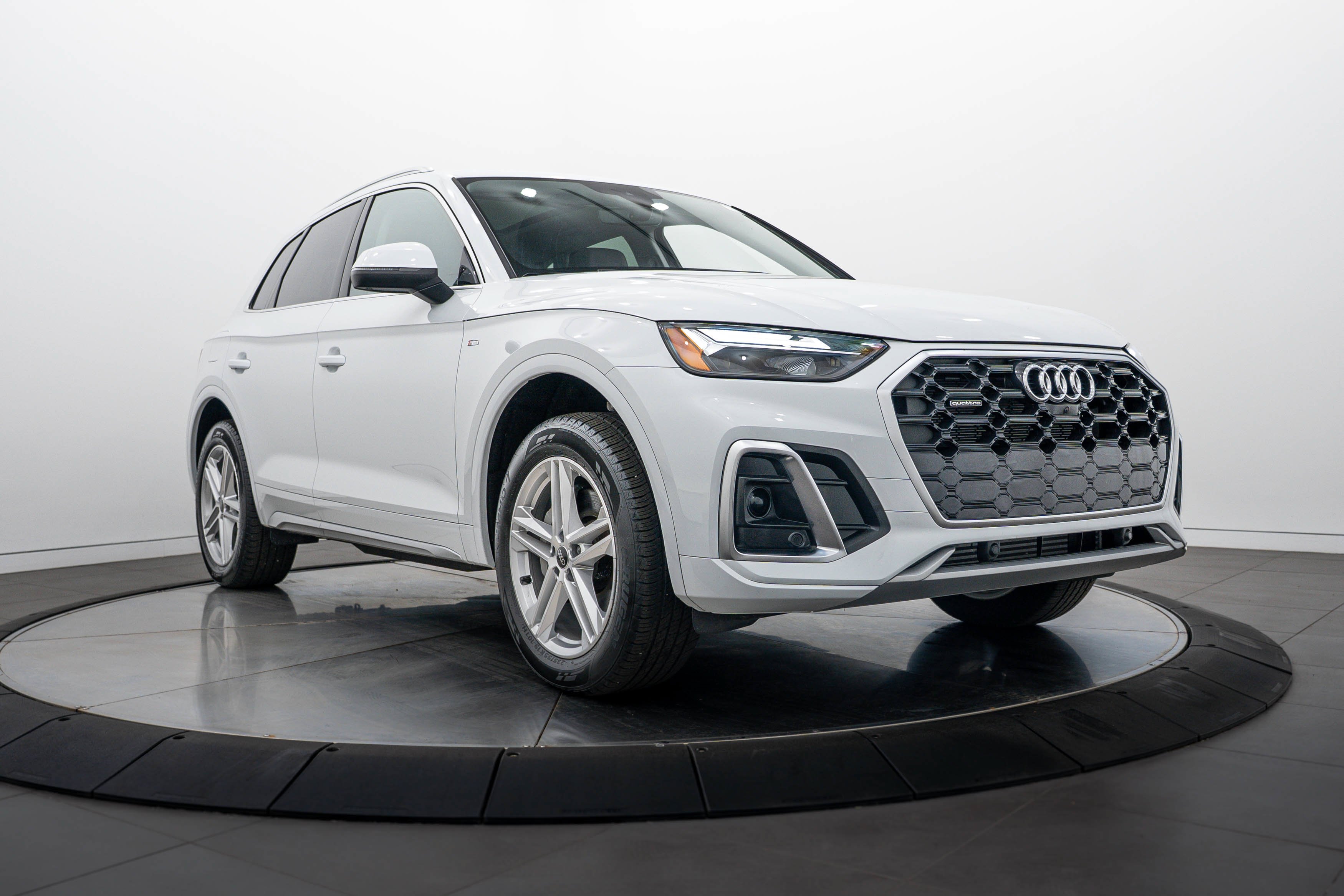 Certified Used 2025 Glacier White Metallic Audi S line Premium Plus image 1