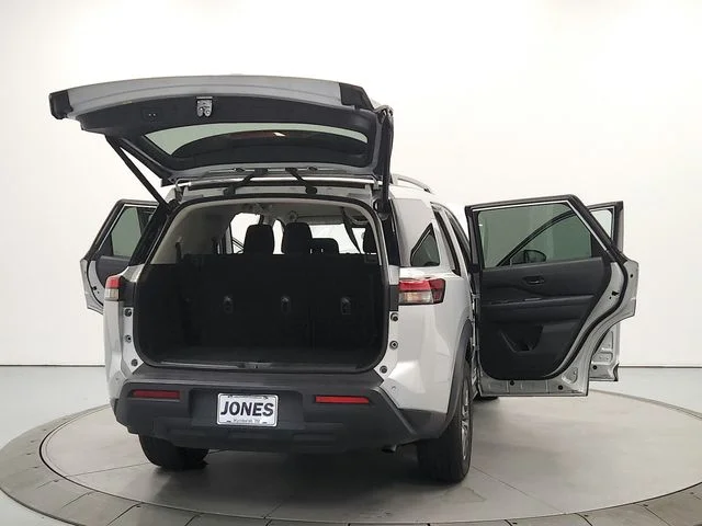 Used 2025 Silver Nissan SV image 14