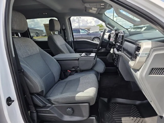 Used 2021 White Ford XLT image 30