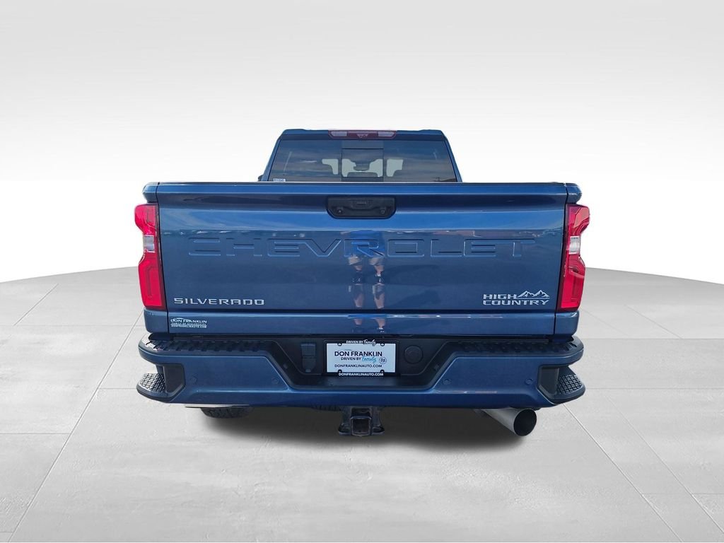 Used 2024 Blue Chevrolet High Country image 4