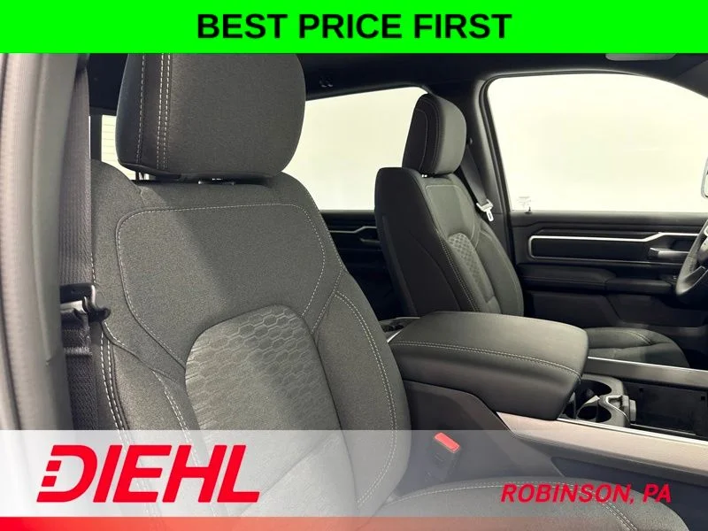 New 2026 Diamond Black Crystal Pearl-Coat Exterior Paint RAM Big Horn/Lone Star image 13