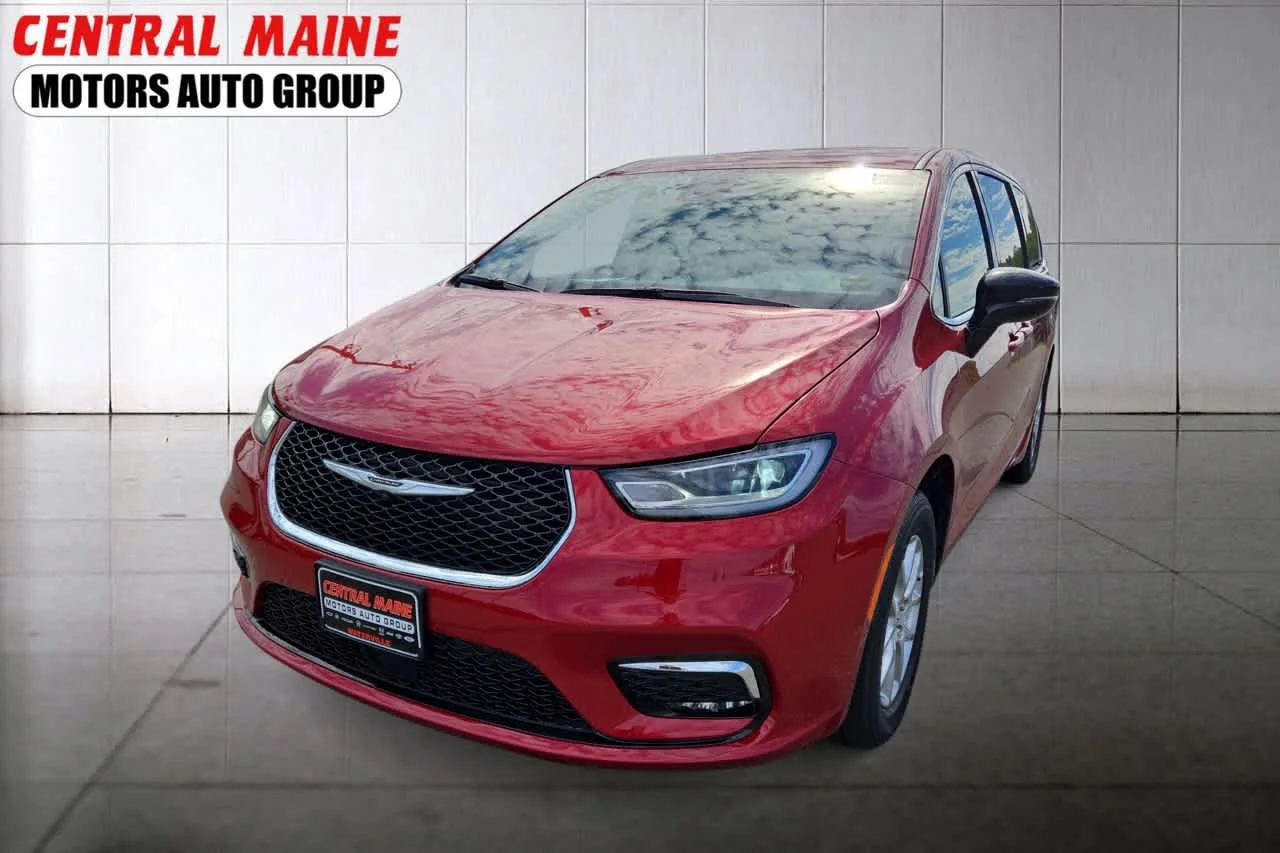 2026 Chrysler Pacifica Select's photo
