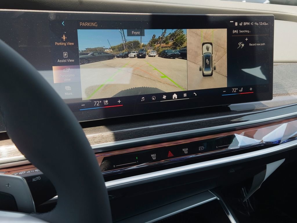 New 2026 Mineral White Metallic BMW 750e xDrive image 11
