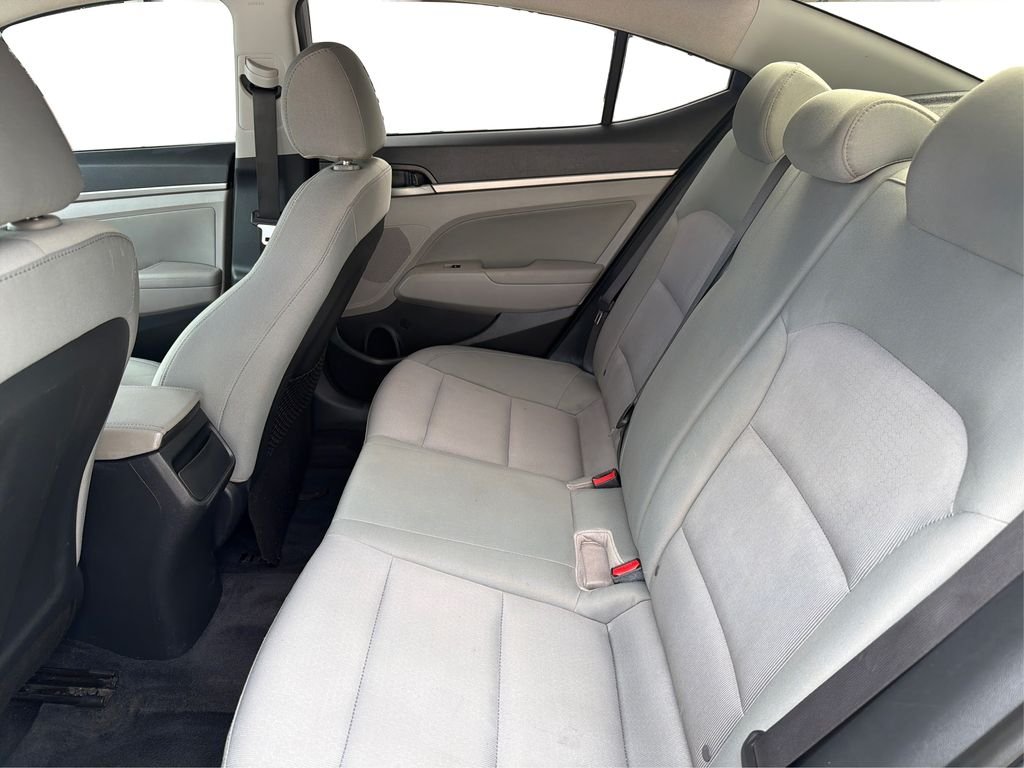 Used 2017 Shale Gray Metallic Hyundai SE image 11