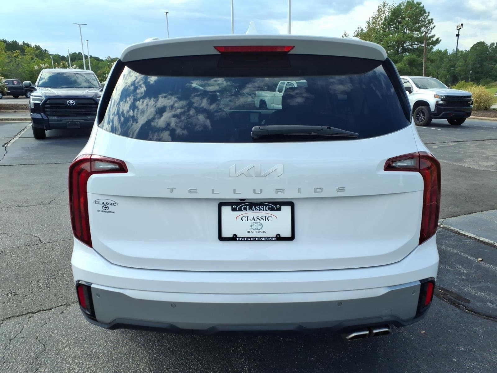 Used 2023  KIA S image 12