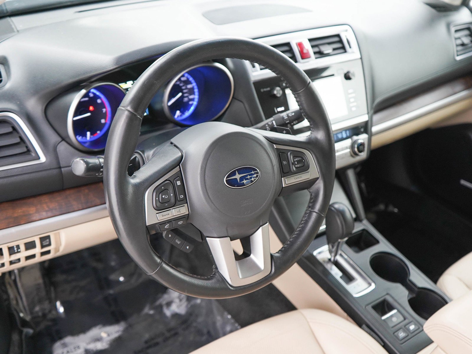 Used 2015 Crystal White Pearl Subaru 2.5i image 21