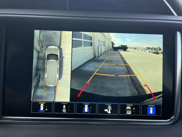 2024 GMC Yukon Denali - Photo 17