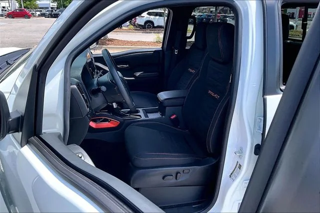 Used 2025 White Nissan PRO-4X image 18