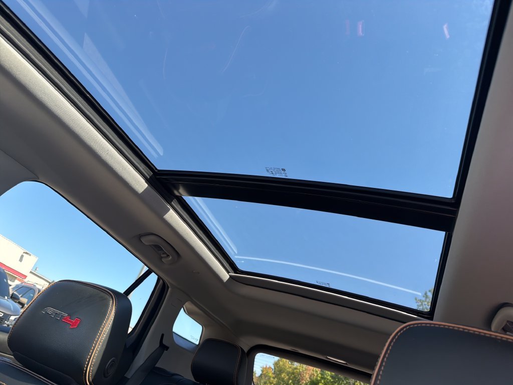 Used 2022 Black GMC AT4 image 23