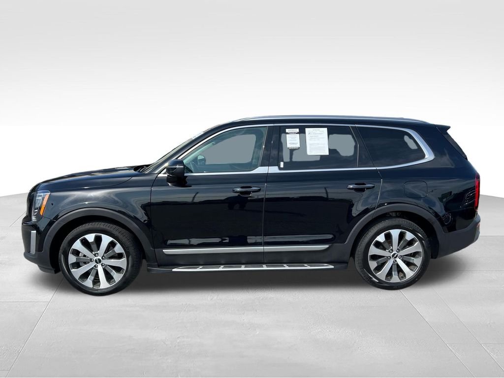Used 2022 Black Kia S image 2