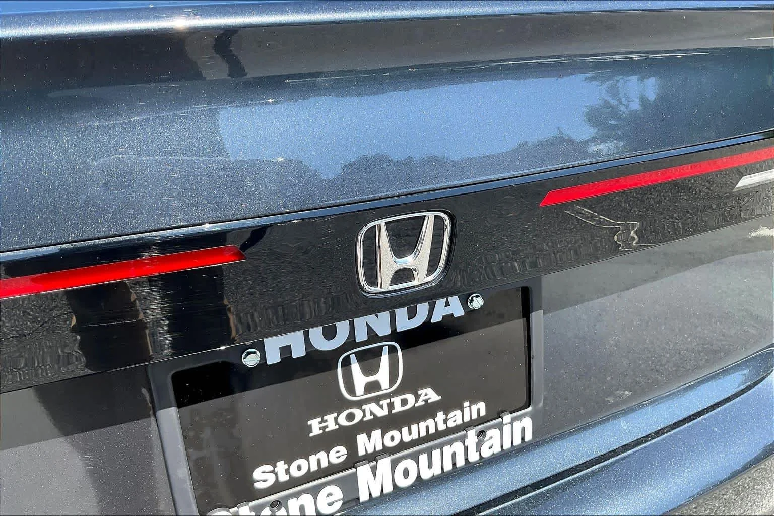 Used 2025 Meteorite Gray Metallic Honda SE image 10