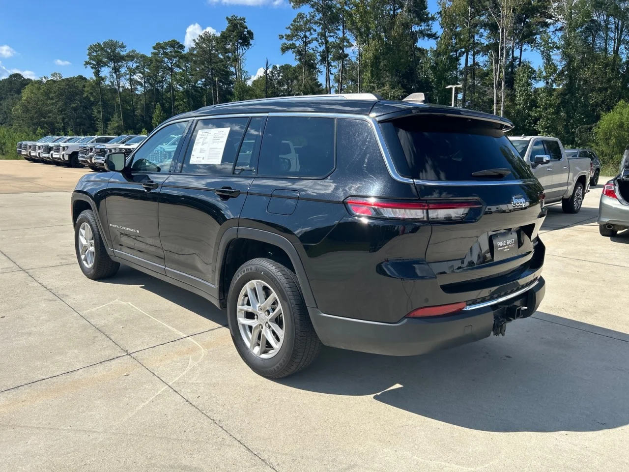 Used 2023 Black Jeep Laredo image 4