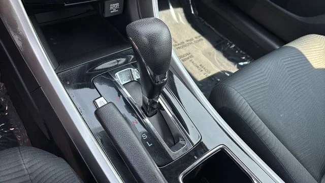 Used 2016  Honda LX image 29