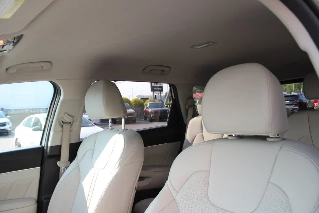 Used 2023 White Kia SX Prestige image 24