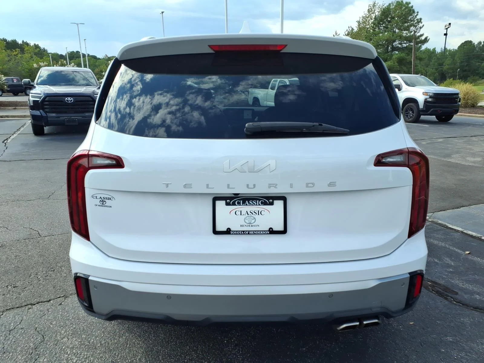 Used 2023  KIA S image 12