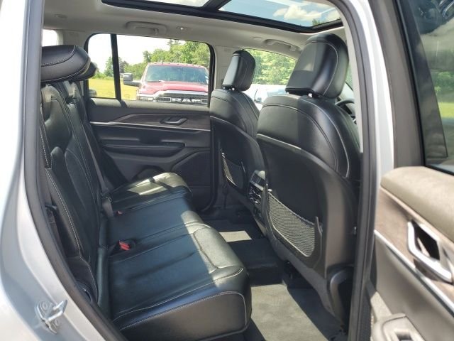 Used 2024 Silver Jeep Limited image 23