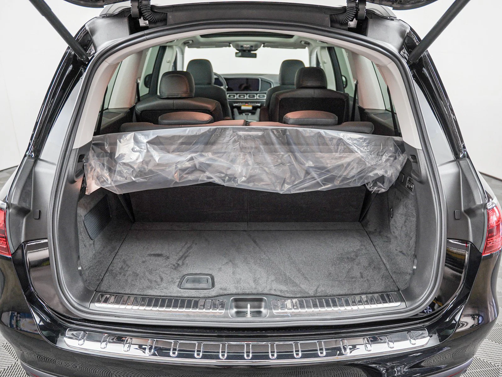 New 2026 Black Mercedes-Benz 4MATIC® image 5