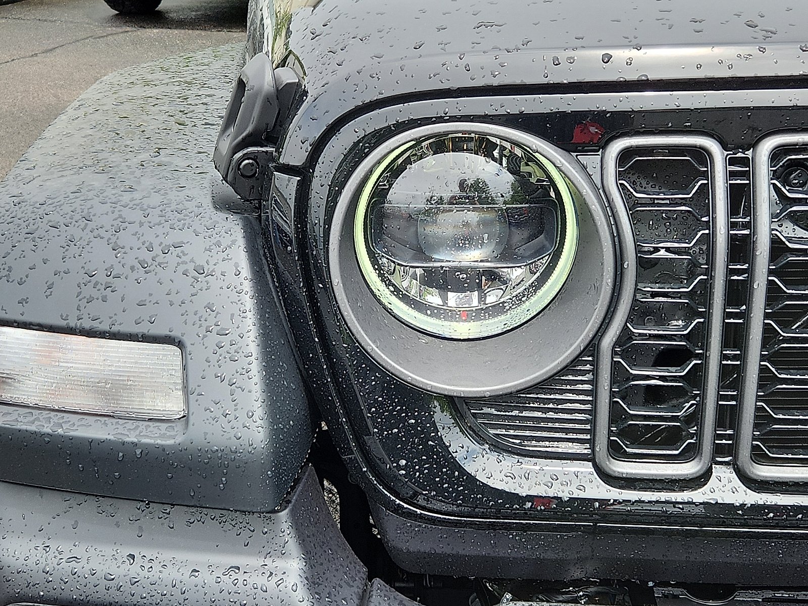 New 2026 Black Clear-Coat Exterior Paint Jeep Sport S image 9