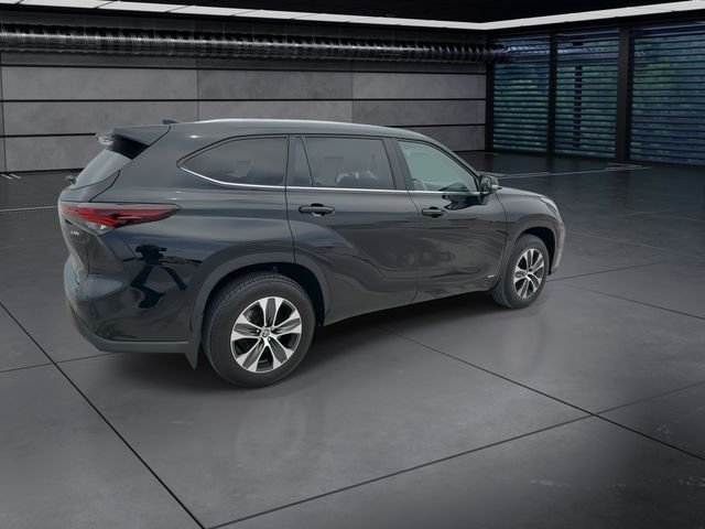 Used 2026 Black Toyota XLE image 8