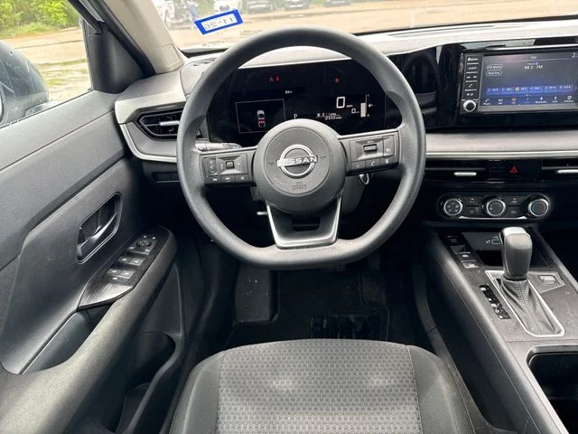 Used 2025 White Nissan S image 14