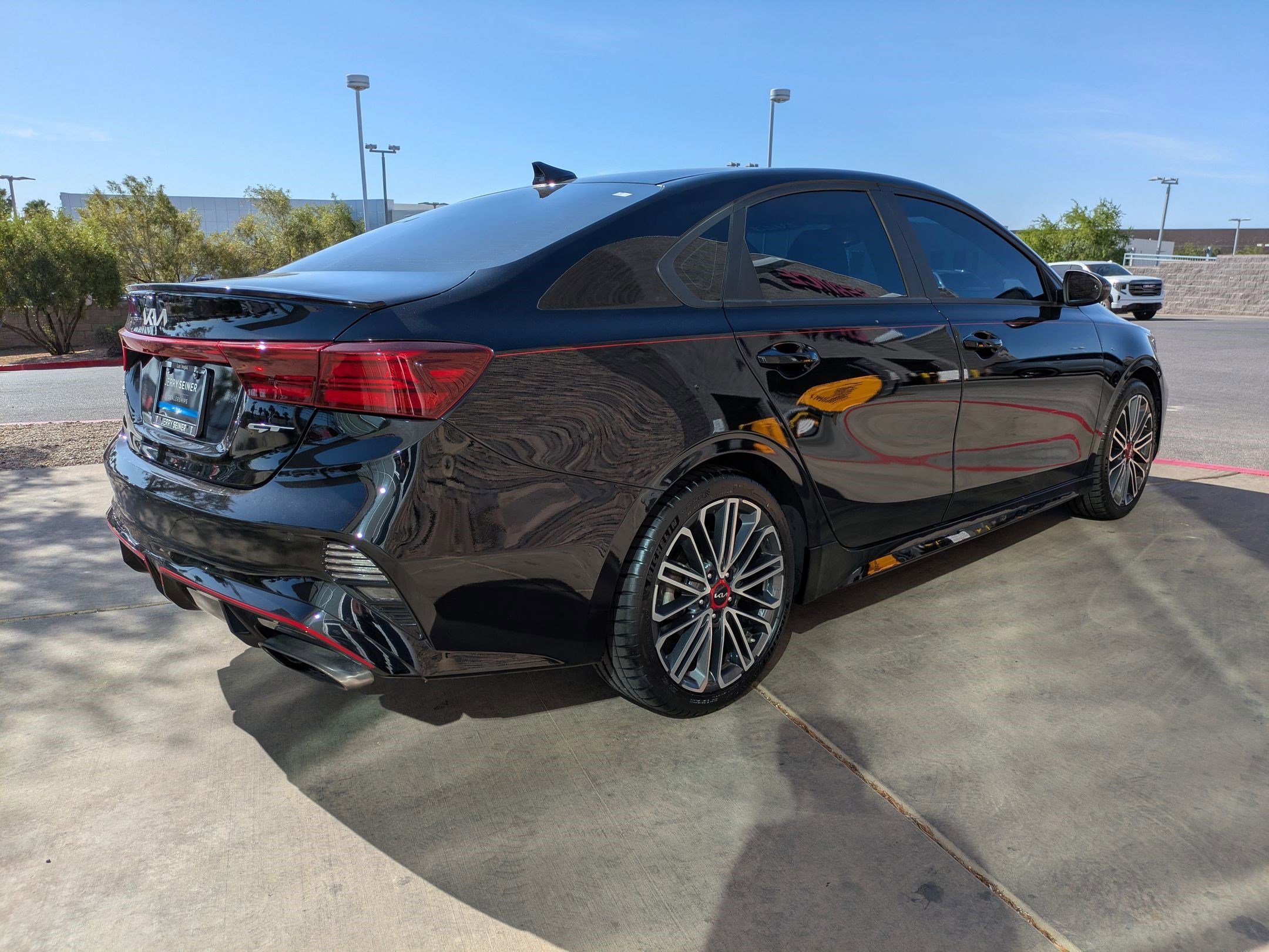 Used 2023 Aurora Black Kia GT image 5