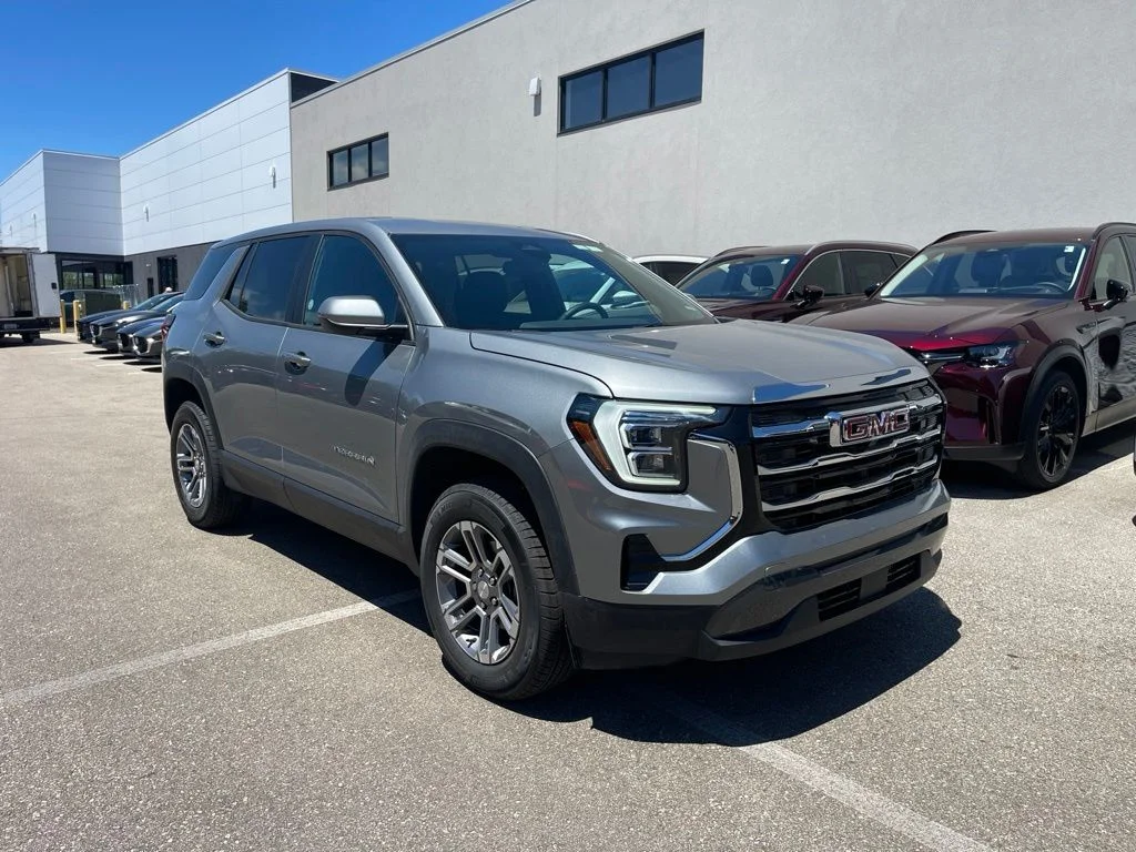 Used 2026 Sterling Metallic GMC Elevation image 4