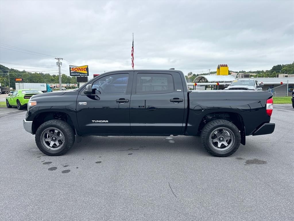 2021 Toyota Tundra SR5 - Photo 2