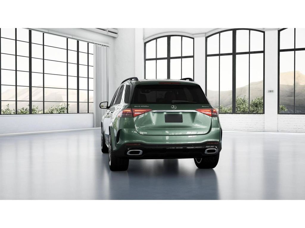 New 2026 MANUFAKTUR Ireland Mid Green Metallic Mercedes-Benz GLE 450 image 26