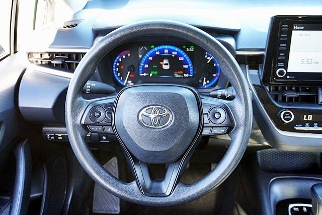 Used 2022 Silver Toyota LE image 18