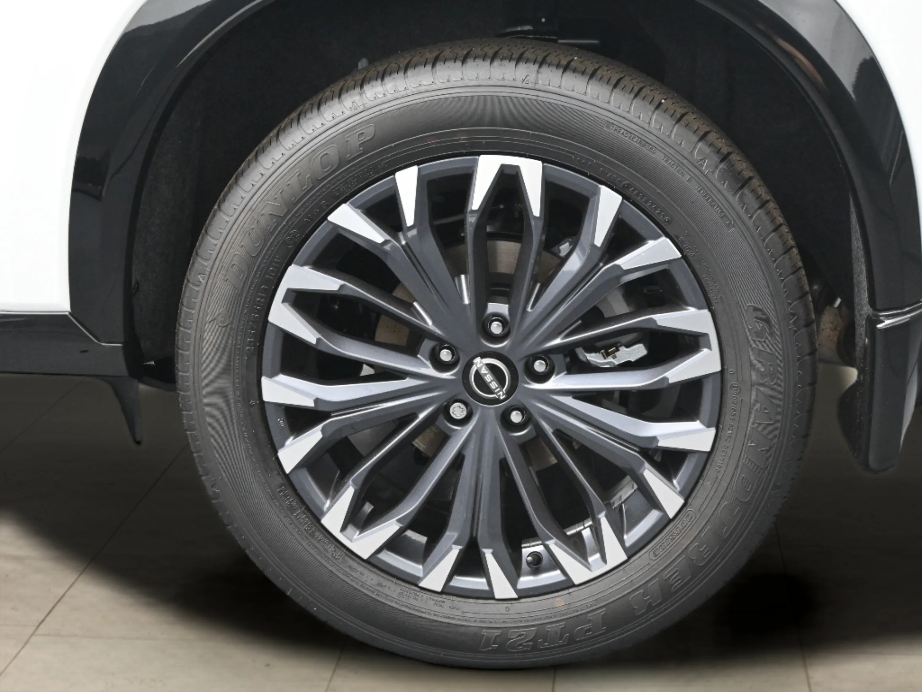 New 2026 Everest White Pearl TriCoat Nissan Platinum image 24