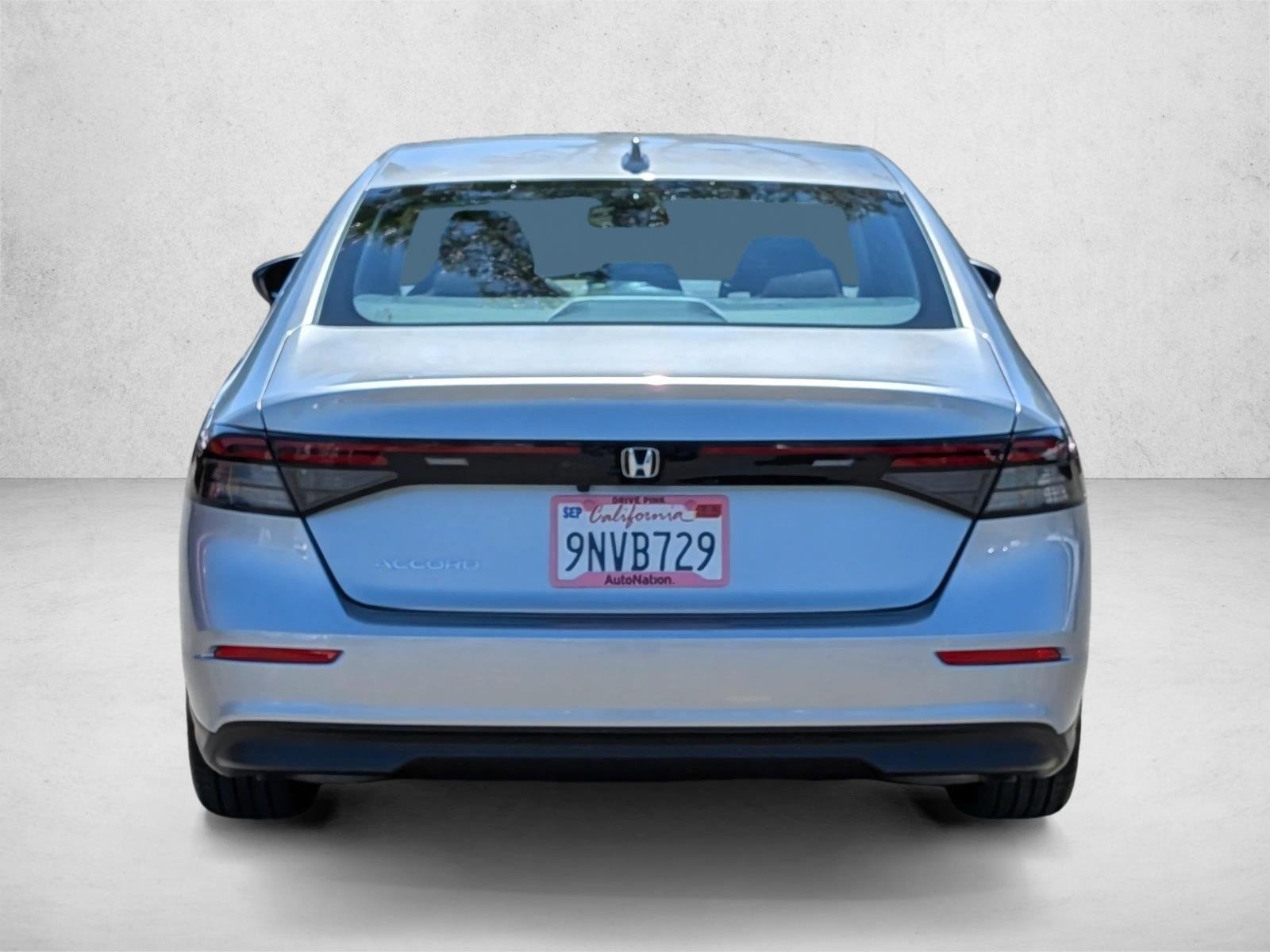 Used 2024 Solar Silver Metallic Honda LX image 7
