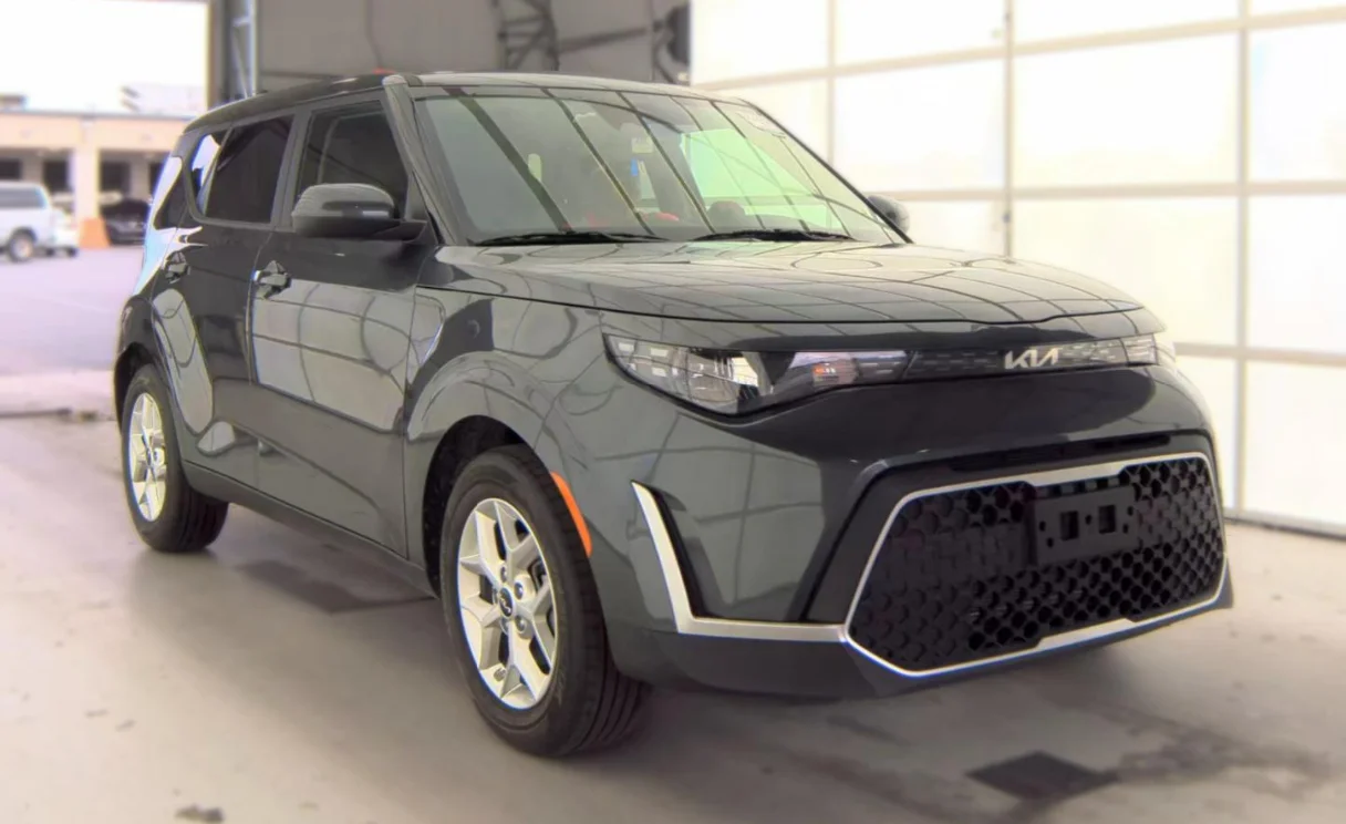 Certified Used 2025 Gray Kia LX image 4
