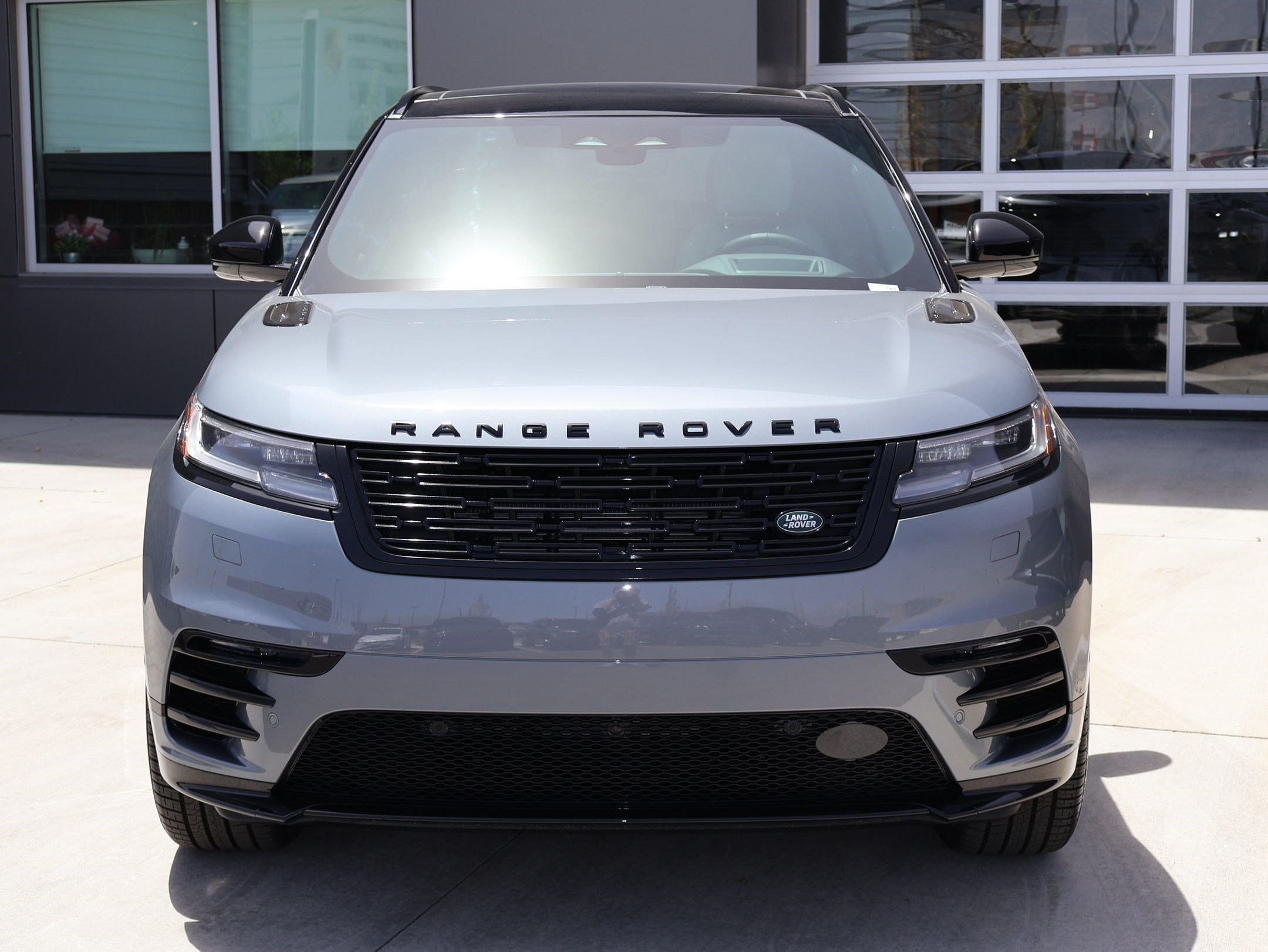 New 2026 Zadar Grey LAND ROVER Belgravia Edition image 2