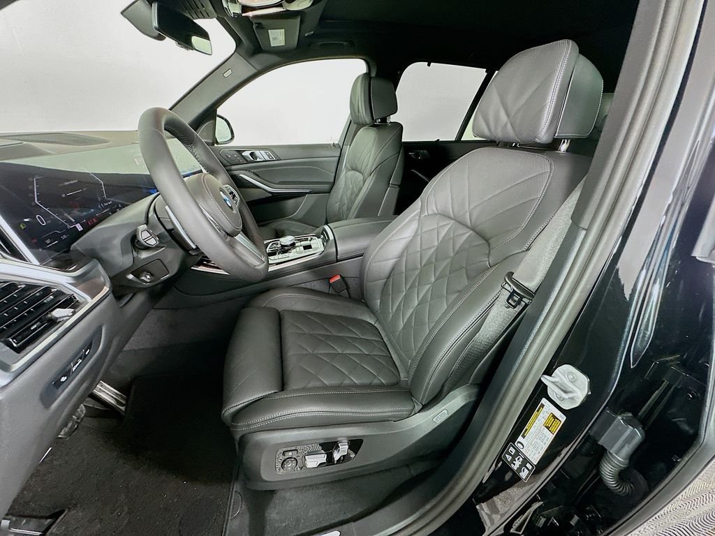 New 2026 Black Sapphire Metallic BMW xDrive40i image 16