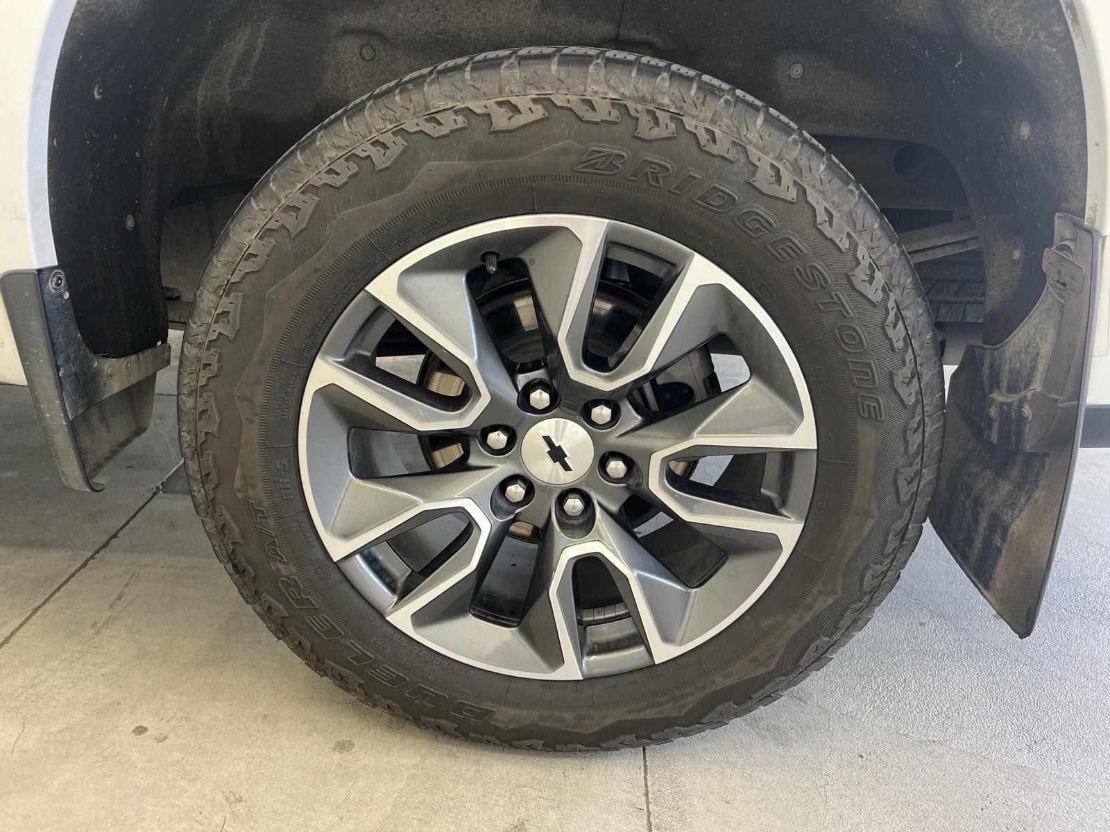Used 2022 Summit White Chevrolet RST image 10