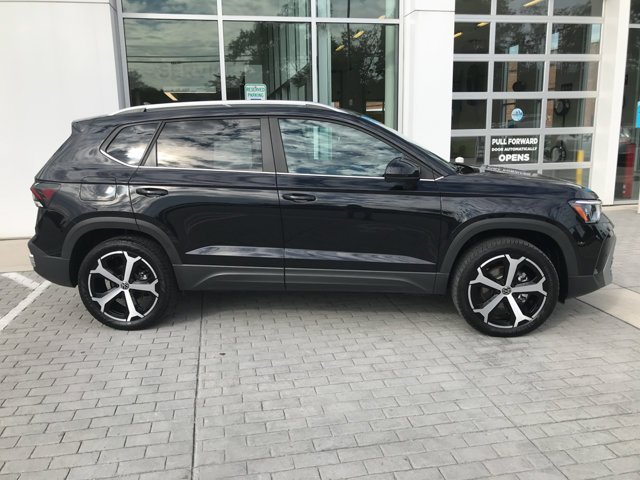 Certified Used 2025 Deep Black Pearl Volkswagen SEL image 10
