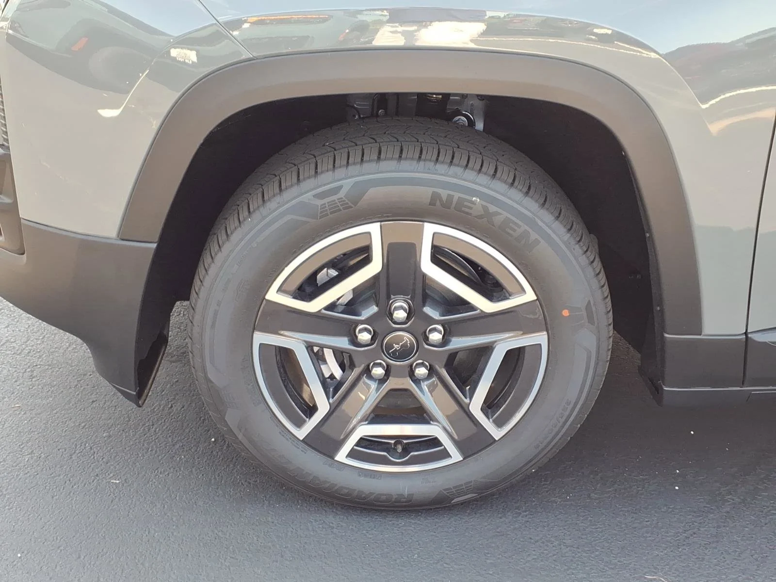 New 2026 Sting-Gray Clear-Coat Exterior Paint Jeep Limited image 21