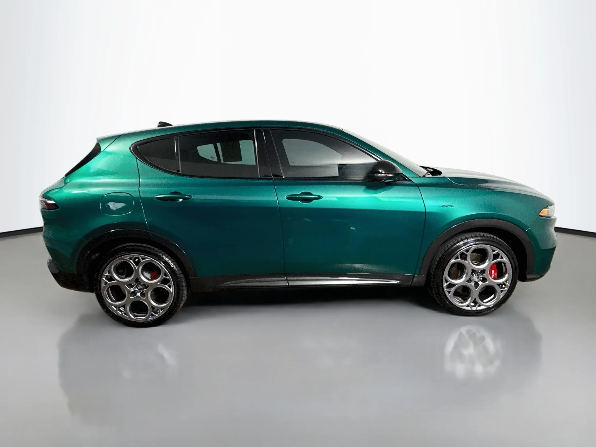 Used 2024 Verde Fangio Metallic Alfa Romeo Veloce image 7