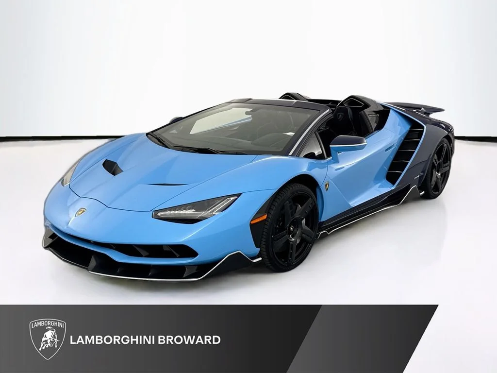 2017 Lamborghini Aventador's photo
