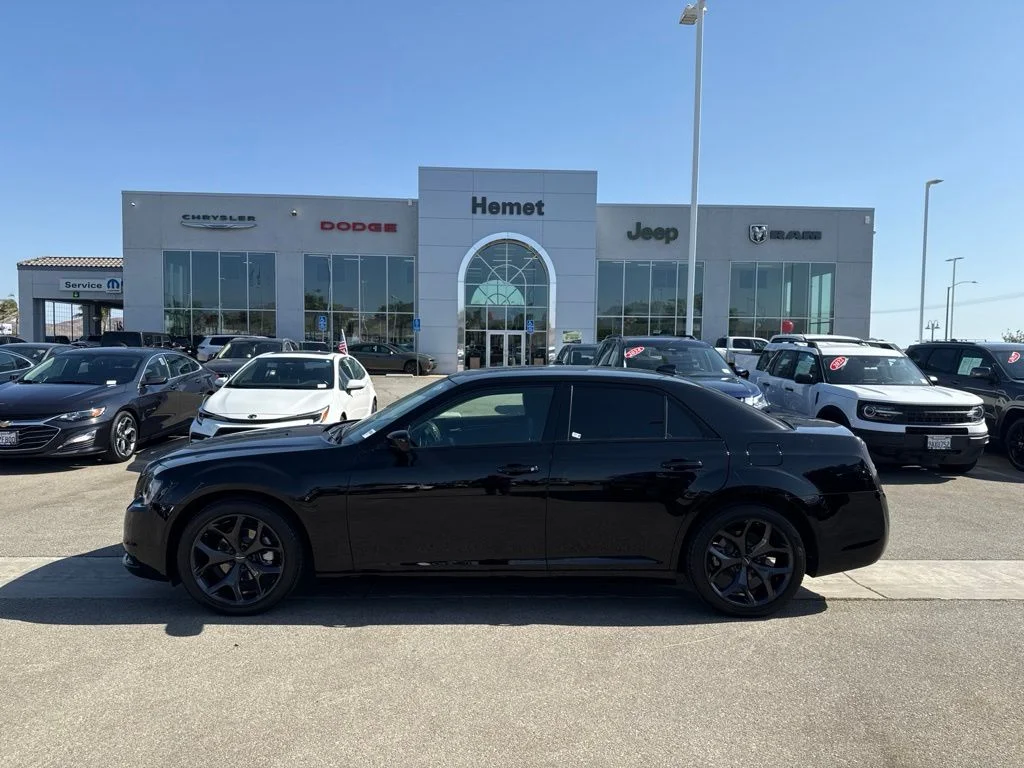Used 2023 Black Chrysler Touring image 5